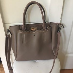 Adorable Kate spade crossbody tote bag